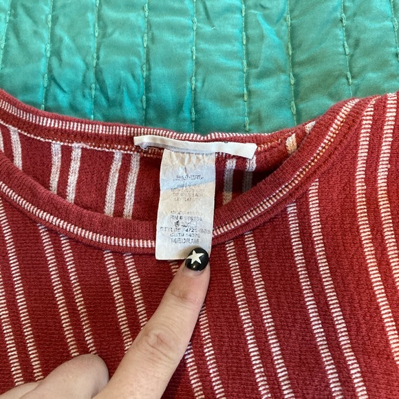 Caution To The Wind Cropped Tee - Picture 2 of 3